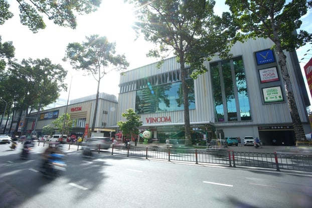 Vincom Mega Mall Grand Park là TTTM đầu tiên tại Việt Nam được xây dựng với chủ đề “Park-In-Mall”