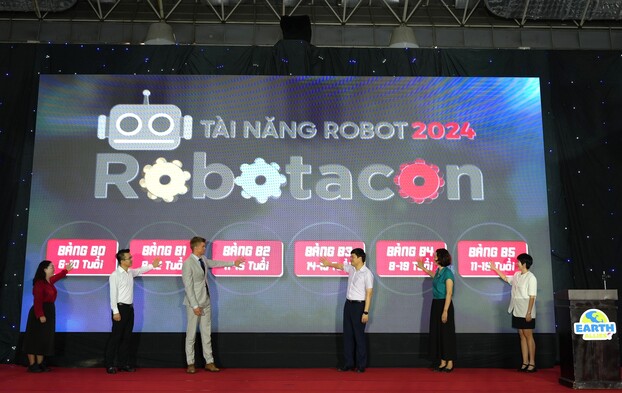 Cuộc thi Robotacon Wro 2024 đã diễn ra VCK miền Bắc vào ngày 10/08 và sẽ tiếp tục thi đấu VCK miền Trung, Nam và Chung kết Quốc gia vào ngày 21, 23/08. Ảnh: Vi Nam