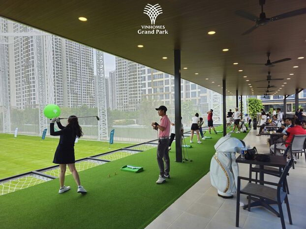 Sân tập golf 2 tầng 36 slots kế cận TTTM nối dài trải nghiệm vui chơi giải trí cho cư dân