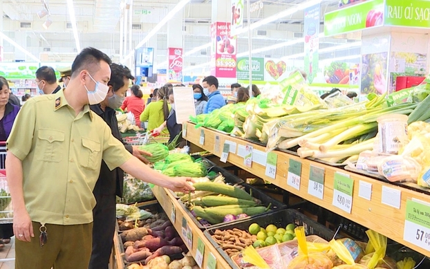 Bộ Công Thương chỉ đạo tăng cường giám sát, xử lý nghiêm các hành vi găm hàng, tăng giá bất hợp lý sau bão số 3. Ảnh minh họa