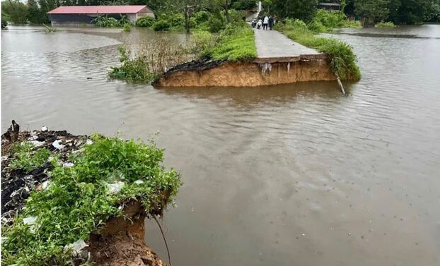 Hà Nội tập trung ứng phó lũ lớn, đảm bảo an toàn đê điều.