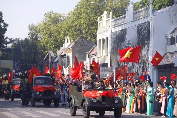 Màn thực cảnh tái hiện thời khắc lịch sử trọng đại của Thủ đô 10/10/1954.