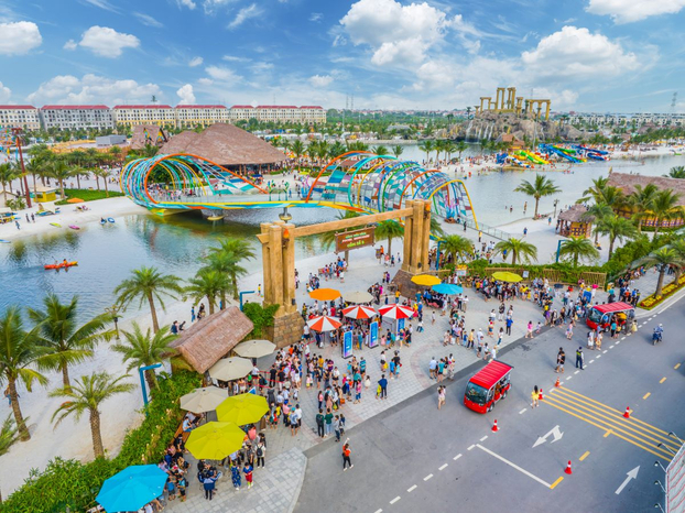 Từ phân khu San Hô, chỉ vài bước chân là cư dân chạm tới VinWonders Wave Park