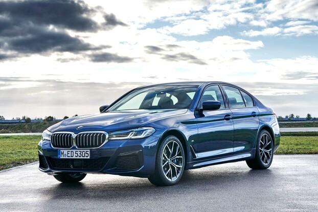 BMW 530i M Sport nhận ưu đãi lên đến 100_ phí trước bạ