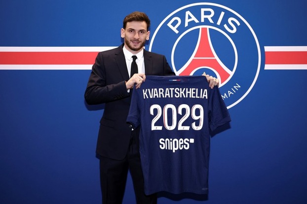 Khvicha Kvaratskhelia (Napoli đến PSG): 70 triệu euro