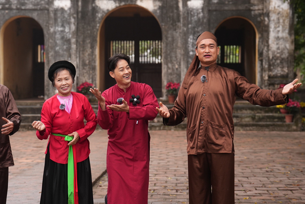 ca sĩ Thanh Duy xuất hiện với vai trò khách mời của chương trình “Về quê làm giàu”.