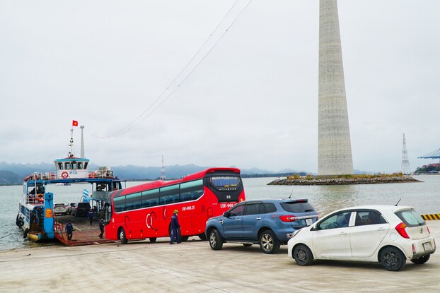 Bến phà mới Đồng Bài vận hành giúp cải thiện được tình trạng tắc phà trước đây. Ảnh: Lê Tân