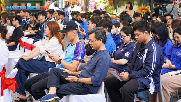 1-trieu-cuon-sach-03