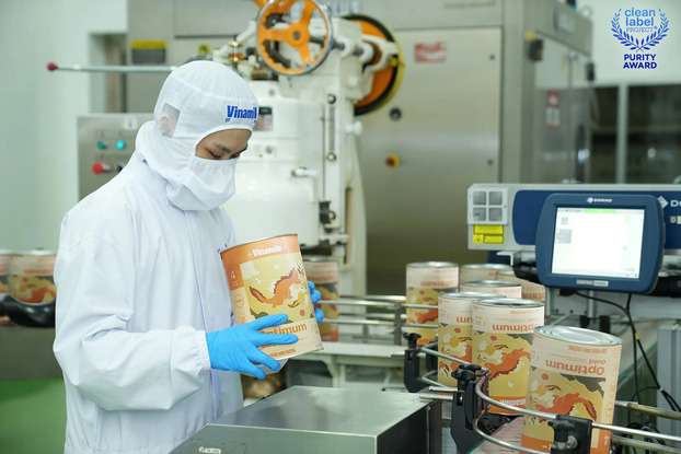 Nhà máy hiện đại với dây chuyền tự động hóa giúp Vinamilk đảm bảo chất lượng sản phẩm vượt trội.