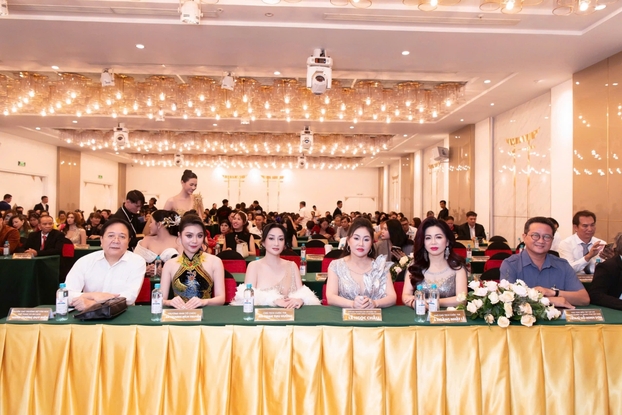 Ban giám khảo của cuộc thi Hoa Hậu Diva Doanh Nhân Việt Nam Quốc Tế Toàn Cầu (Miss Diva Businesswoman Vietnam International Global).