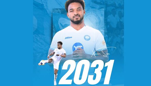 Tiền đạo Nguyễn Xuân Son sẽ nhận mức lương khủng tại V.League