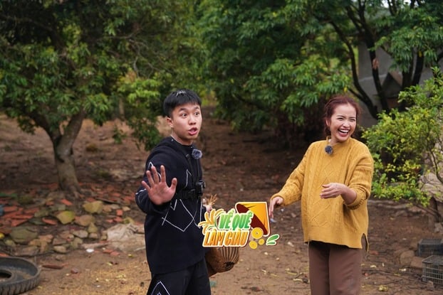 Hai nghệ sĩ tạo ra những khoảnh khắc vui nhộn trên sóng 