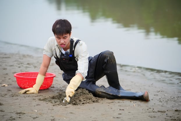 MC Quyền Linh và Long Vũ 