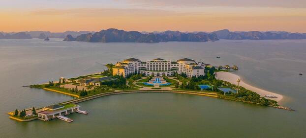 Khung cảnh tuyệt đẹp tại hòn đảo nơi tổ chức đám cưới của Hồ Quỳnh Hương.