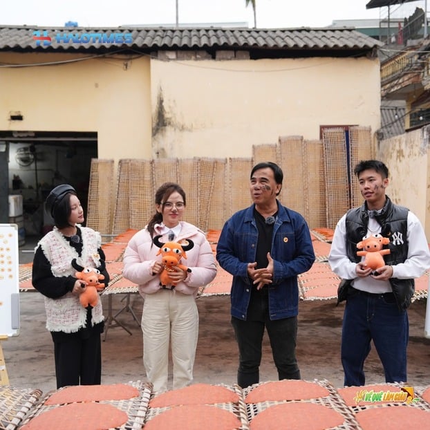 Các nghệ sĩ đi sâu khám phá những làng nghề truyền thống.