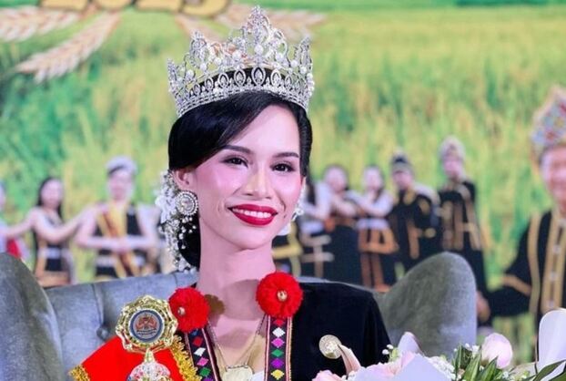 Viru Nikah Terinsi chiến thắng cuộc thi sắc đẹp Unduk Ngadau Johor 2023.