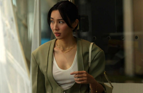 Sau đó, cô đảm nhận vai nữ chính trong dự án điện ảnh Chốt đơn do Bảo Nhân - Nam Cito sản xuất. Tuy nhiên, số phận của bộ phim này vẫn đang là dấu chấm hỏi lớn khi trên trang web của Galaxy Studio, đơn vị phát hành phim Chốt đơn, poster phim đã biến mất khỏi mục Phim sắp chiếu.