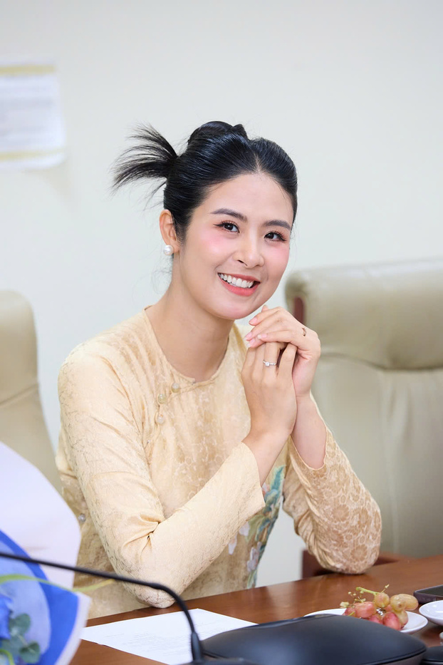 Hoa hậu Ngọc Hân - Đại sứ chiến dịch “Yêu thương mỗi ngày – Mẹ khỏe, bé ngoan”.