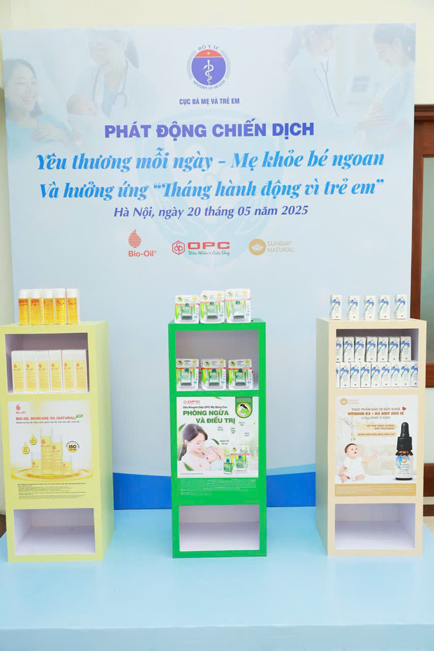 Các dòng sản phẩm dầu dưỡng da Bio-Oil Skincare Oil (Natural), Dầu Khuynh Diệp OPC Mẹ bồng con, Vitamin D3+K2 MK7 của Sunday Natural