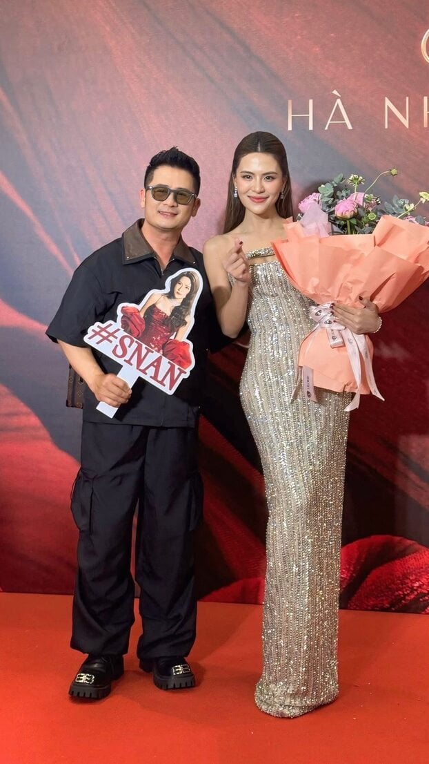 Nam ca sĩ Bằng Kiều cho rằng giọng hát Hà Nhi có kiểu xoang bẩm sinh độc đáo. Anh và Hà Nhi có thời gian dài đồng hành cùng nhau trong nhiều sân khấu âm nhạc. Tình cảm anh em đồng nghiệp gắn bó khiến Bằng Kiều 