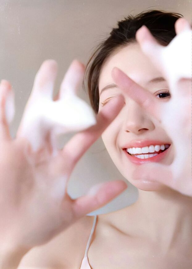 Gen Z đang định nghĩa lại chuẩn mực làm đẹp (Ảnh minh họa)