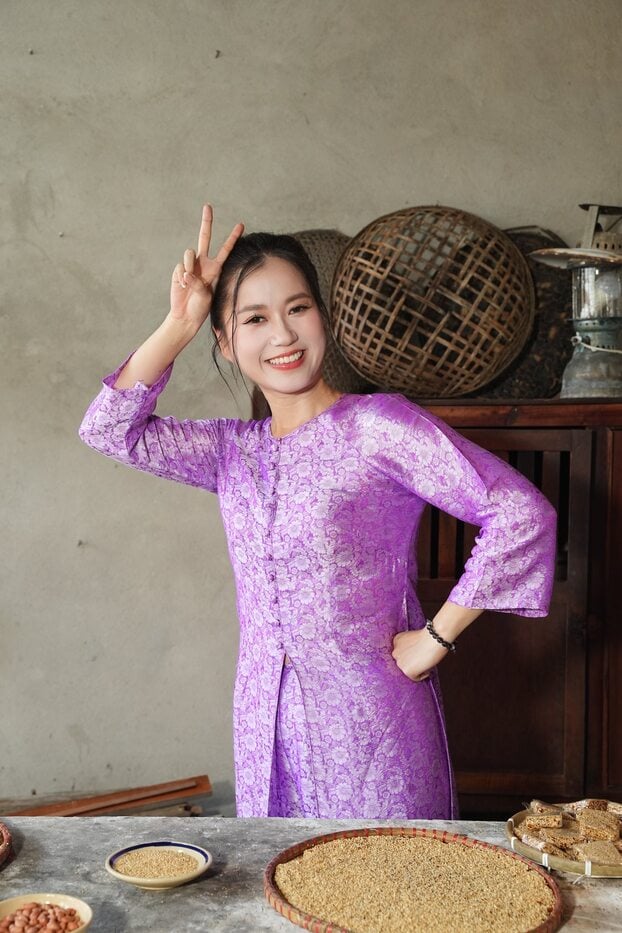 Trong hành trình ghi hình tại Huế, Lâm Vỹ Dạ như