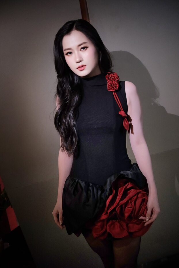 Từng có ngoại hình mũm mĩm, nỗ lực cải thiện vóc dáng của Lâm Vỹ Dạ là nguồn cảm hứng với rất nhiều người. Ở tuổi 36, Lâm Vỹ Dạ được nhận xét không kém cạnh mỹ nhân nào của showbiz Việt.