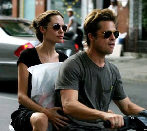  Brad Pitt và Angelina Jolie khi đến Việt Nam vào năm 2006 (Ảnh: Znews)