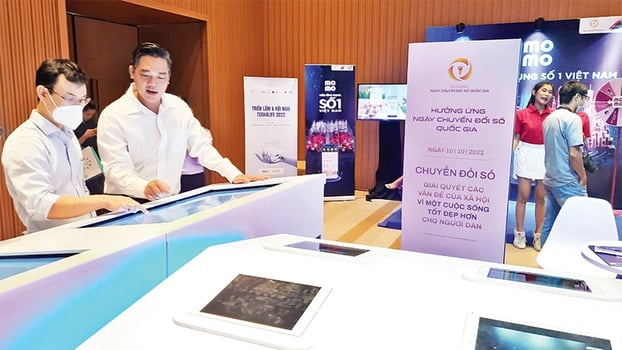 Trưng bày các giải pháp chuyển đổi số tại Tuần lễ Chuyển đổi số Thành phố Hồ Chí Minh. Ảnh: Báo Nhân dân