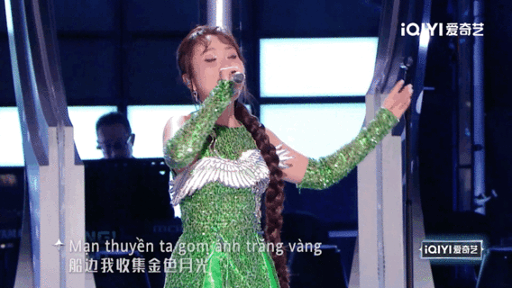 Đại diện của Việt Nam nhanh chóng thu hút sự chú ý với phong cách biểu diễn độc đáo kết hợp nhuần nhuyễn giữa dân ca truyền thống và hơi thở âm nhạc đương đại.
