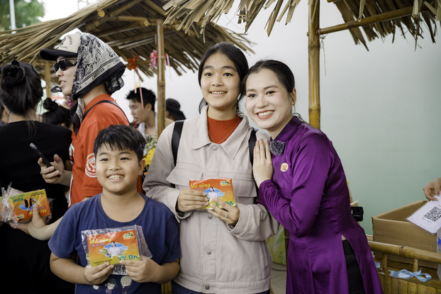 Lâm Vỹ Dạ tận dụng tối đa lợi thế quê nhà và cái duyên buôn bán.