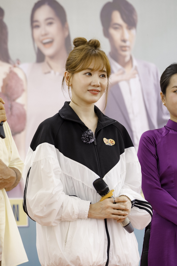 Một số hình ảnh của Hari Won khi ghi hình 