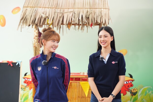 Bùi Quỳnh Hoa và Hari Won hợp tác ăn ý trong chương trình.