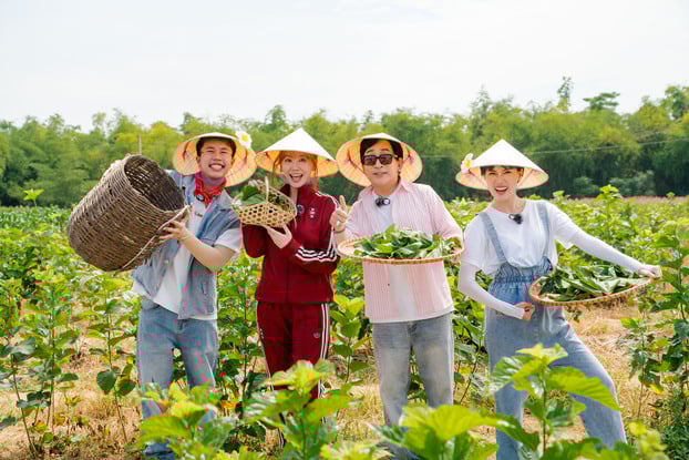 Hari Won ấn tượng với các nghệ sĩ có dịp làm việc chung trong hành trình cùng 