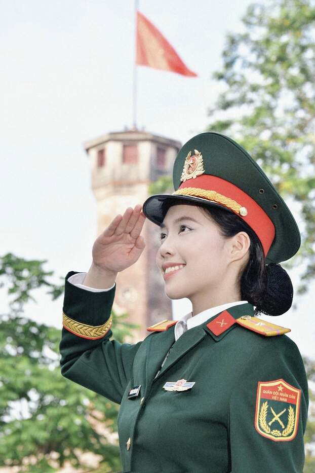 Châu Anh trong trang phục quân ngũ gây ấn tượng tại Hoa hậu Việt Nam 2024.