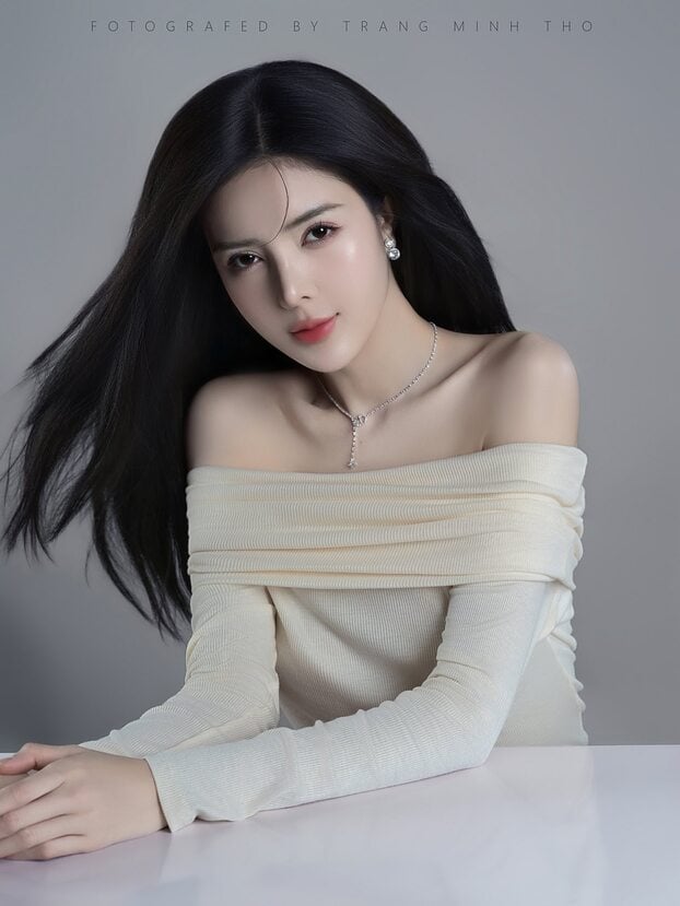 Mỹ nhân sinh năm 1992, đến từ Khánh Hòa, có khoảng 15 năm tham gia nghệ thuật, ở lĩnh vực diễn xuất, người mẫu ảnh.