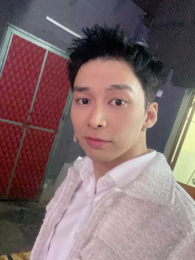 Vẻ điển trai của Min Ji Ho.
