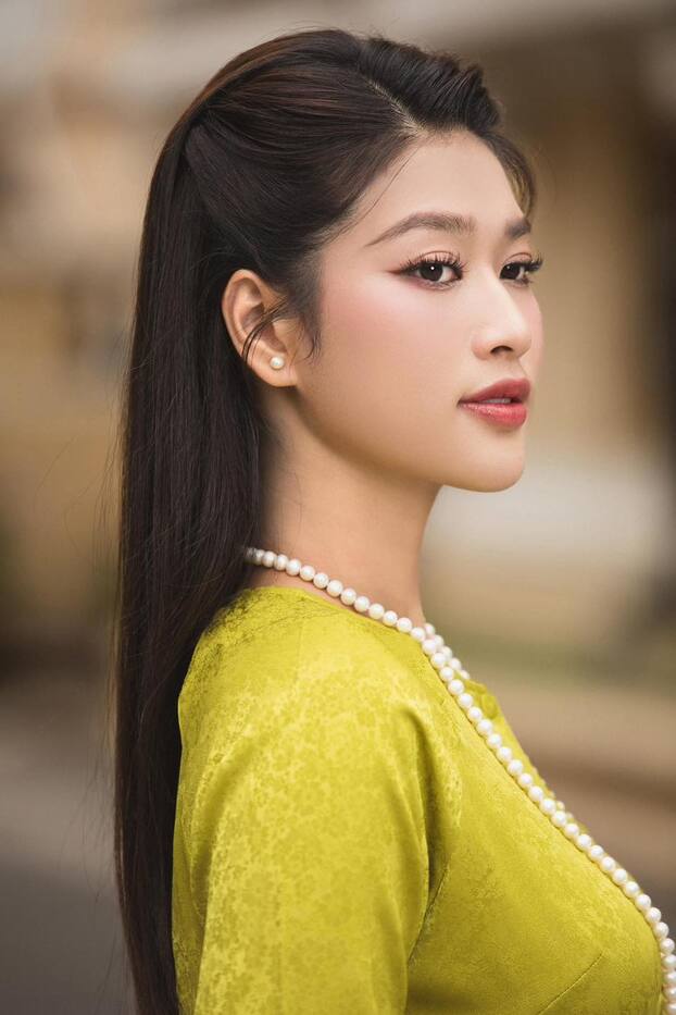 Hình ảnh đậm nét điện ảnh của Hoa hậu Đoàn Thiên Ân.