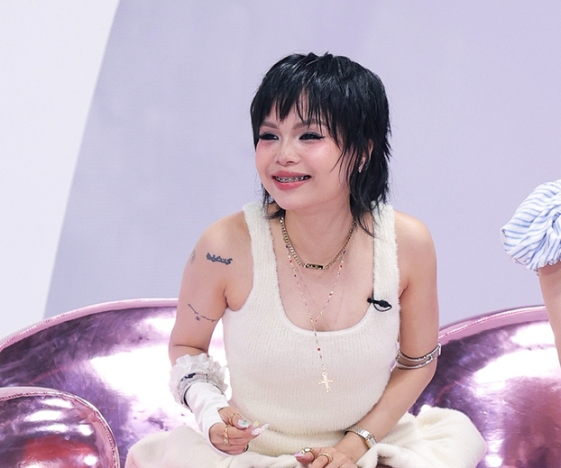 Liu Grace khóc 2 tuần vì bị Miu Lê đá khỏi đội.