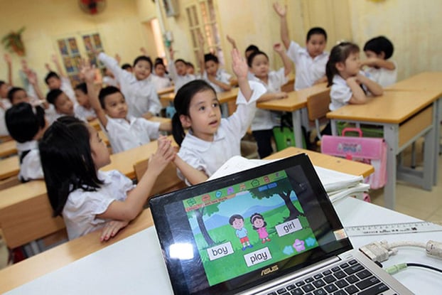 Học sinh lớp 1 học tiếng Anh (Ảnh: Hải Nguyễn)