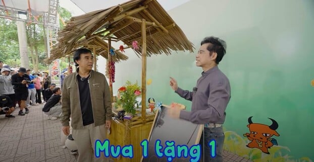 Danh ca Ngọc Sơn áp dụng chương trình khuyến mãi sâu khi bán kẹo cu đơ.