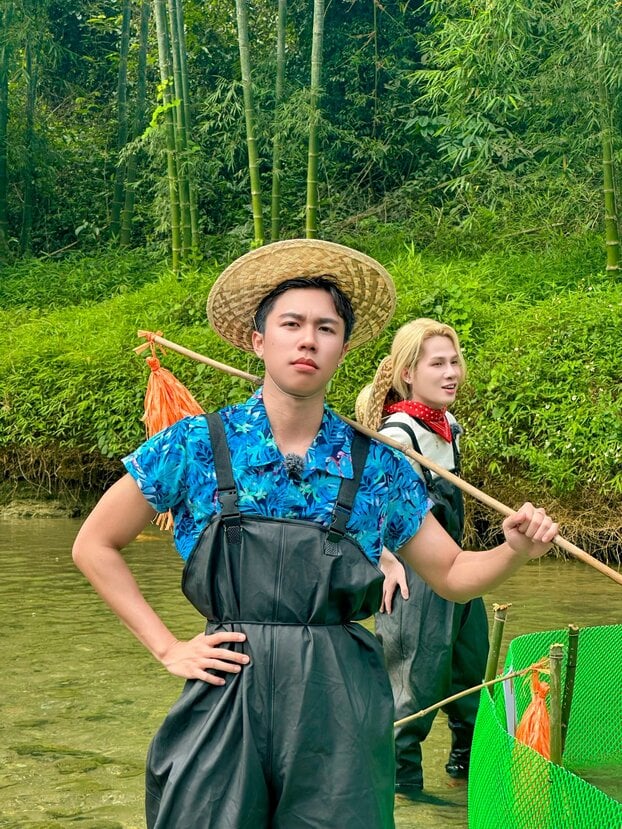 Sự xuất hiện của Jack - J97 trong khung hình cùng Long Vũ gây xôn xao.
