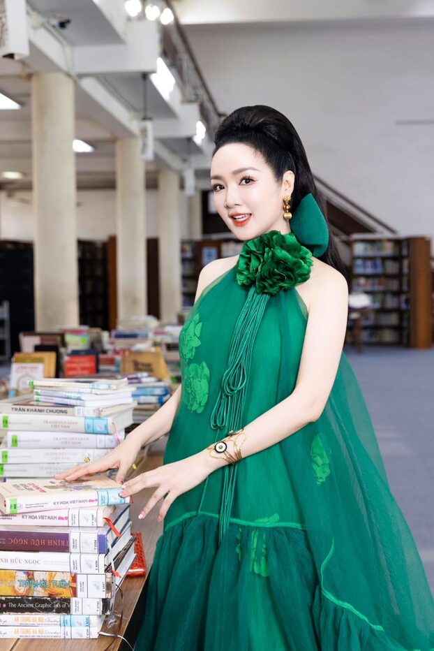 Dù đăng quang hơn 3 thập kỷ, Giáng My vẫn là tượng đài sắc đẹp mà khó ai vượt qua. Giữa 