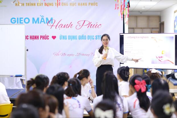 Theo cô, Diễn đàn Trí thức trẻ Việt Nam toàn cầu là nơi khơi dậy khát vọng cống hiến và kết nối sức mạnh trí tuệ Việt Nam toàn cầu