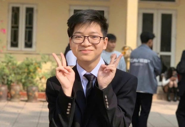Nguyễn Duy Phong - học sinh lớp 12A5 Trường THPT Chương Mỹ A (Hà Nội) là thủ khoa khối A00 với điểm tuyệt đối 30/30. Ảnh: Nhân vật cung cấp
