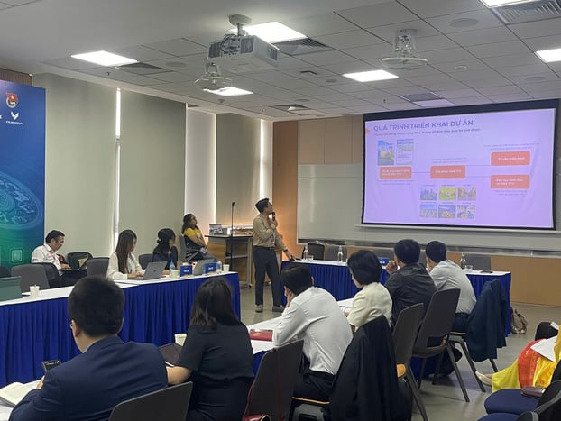 Tại phiên này, các đại biểu chia sẻ nhiều mô hình khởi nghiệp hướng đến giải quyết các bài toán môi trường - xã hội, từ ứng dụng công nghệ tái chế, chuyển đổi năng lượng sạch, nông nghiệp thông minh đến nền kinh tế tuần hoàn.