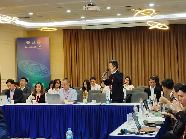 Các đại biểu tham gia nhóm thảo luận đã cùng nhau phân tích và thảo luận sâu về các giải pháp liên ngành, liên vùng nhằm đối phó hiệu quả với các tác động của biến đổi khí hậu và các vấn đề toàn cầu đang ngày càng gia tăng.