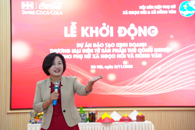 Bà Nguyễn Lan Hương, Lãnh đạo của Công ty Coca-Cola Việt Nam tham gia phát biểu tại buổi lễ.