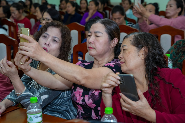 Nội dung khoá học được thiết kế giúp học viên có thể ứng dụng vừa học vừa làm.