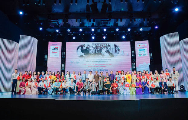 Chương trình “Bác Hồ - hai tiếng thiêng liêng” được tổ chức tại Trường ĐH Thăng Long, khơi dậy niềm tự hào dân tộc của những người trẻ.